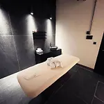 Luxe With Pool, Sauna, Jacuzzi, Gym, Balcony