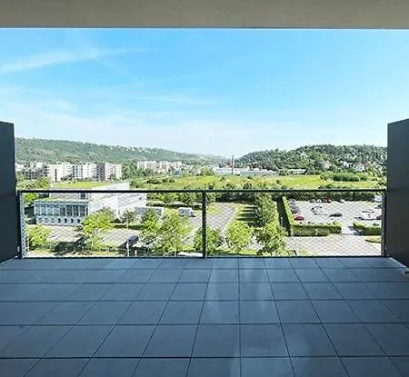 Luxe With Pool, Sauna, Jacuzzi, Gym, Balcony Prag