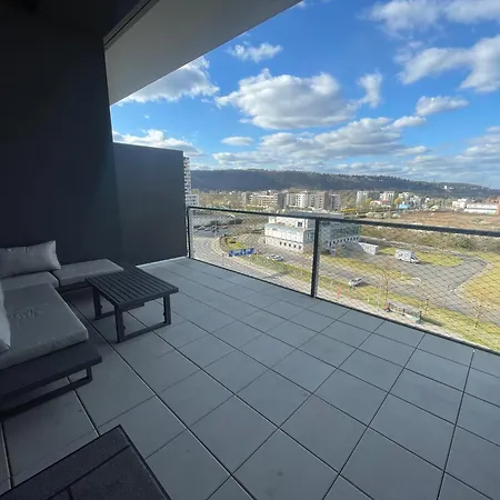 Luxe With Pool, Sauna, Jacuzzi, Gym, Balcony * Prag