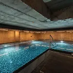 Apartment Luxe With Pool, Sauna, Jacuzzi, Gym, Balcony Prag