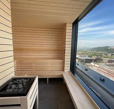 Luxe With Pool, Sauna, Jacuzzi, Gym, Balcony 아파트 *
