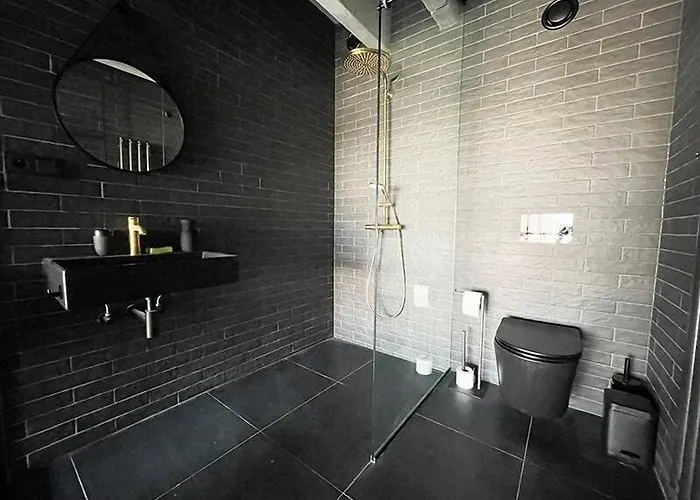 Luxe With Pool, Sauna, Jacuzzi, Gym, Balcony Apartmán
