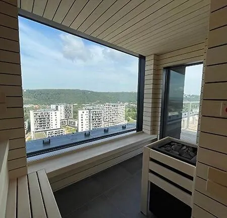 Luxe With Pool, Sauna, Jacuzzi, Gym, Balcony Appartement Prague