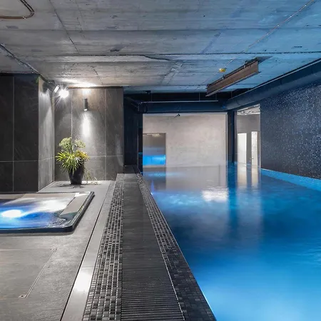 Apartament Luxe With Pool, Sauna, Jacuzzi, Gym, Balcony Praga