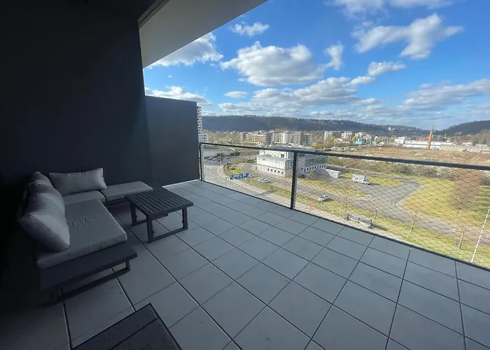 Luxe With Pool, Sauna, Jacuzzi, Gym, Balcony * Praga