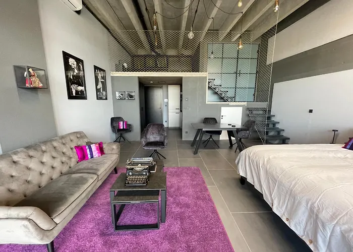Luxe With Pool, Sauna, Jacuzzi, Gym, Balcony Apartamento *