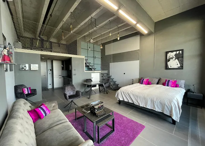 Luxe With Pool, Sauna, Jacuzzi, Gym, Balcony Apartamento