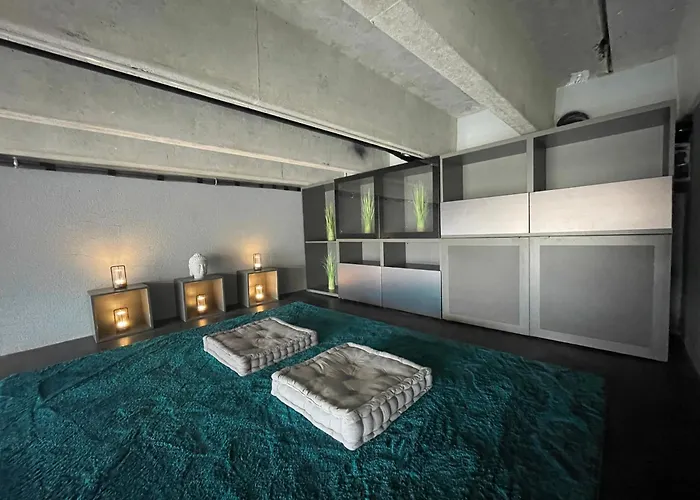 Luxe With Pool, Sauna, Jacuzzi, Gym, Balcony Apartamento Praga